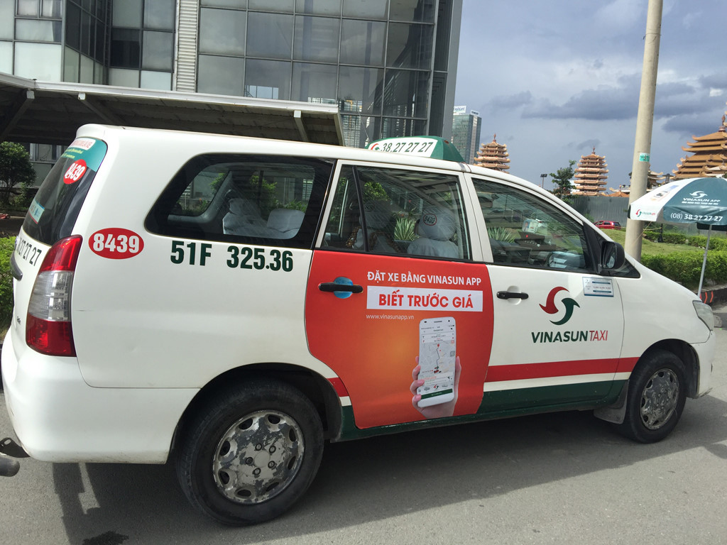 Dịch vụ quảng cáo trên taxi VinaSun